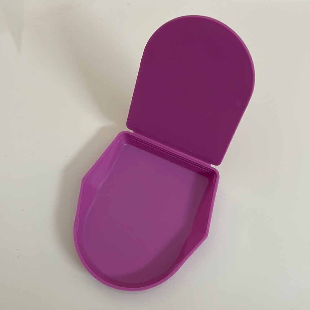 New Tupperware Tea Bag Squeezer/Tea Time Helper - purple